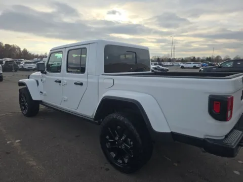 More photos of 2024 Jeep Gladiator Nighthawk at St. Marys Chrysler Dodge Jeep, OH