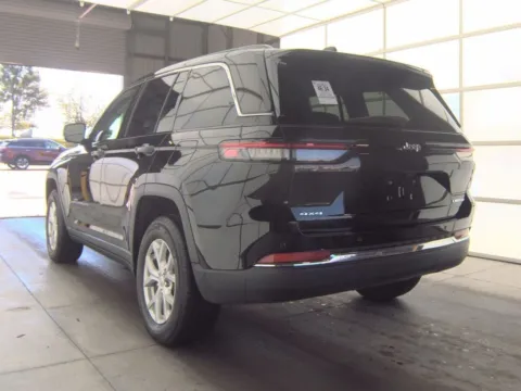 More photos of 2023 Jeep Grand Cherokee Limited at St. Marys Chrysler Dodge Jeep, OH