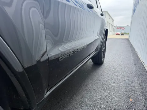 More photos of 2019 Jeep Grand Cherokee Altitude at St. Marys Chrysler Dodge Jeep, OH