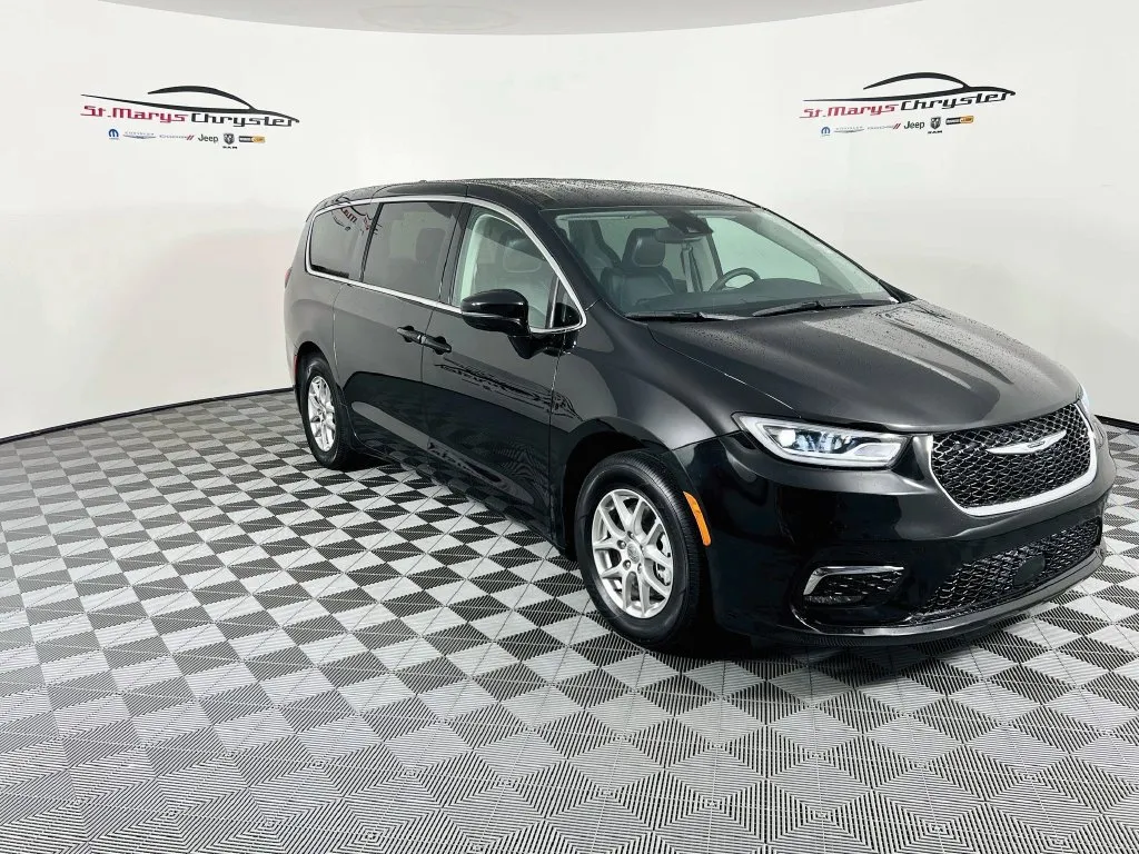 2024 Chrysler Pacifica Touring L