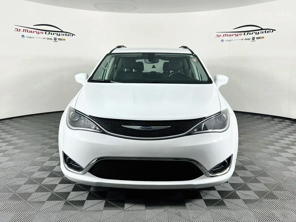 White 2020 Chrysler Pacifica Touring L Plus for sale in Saint Marys, OH