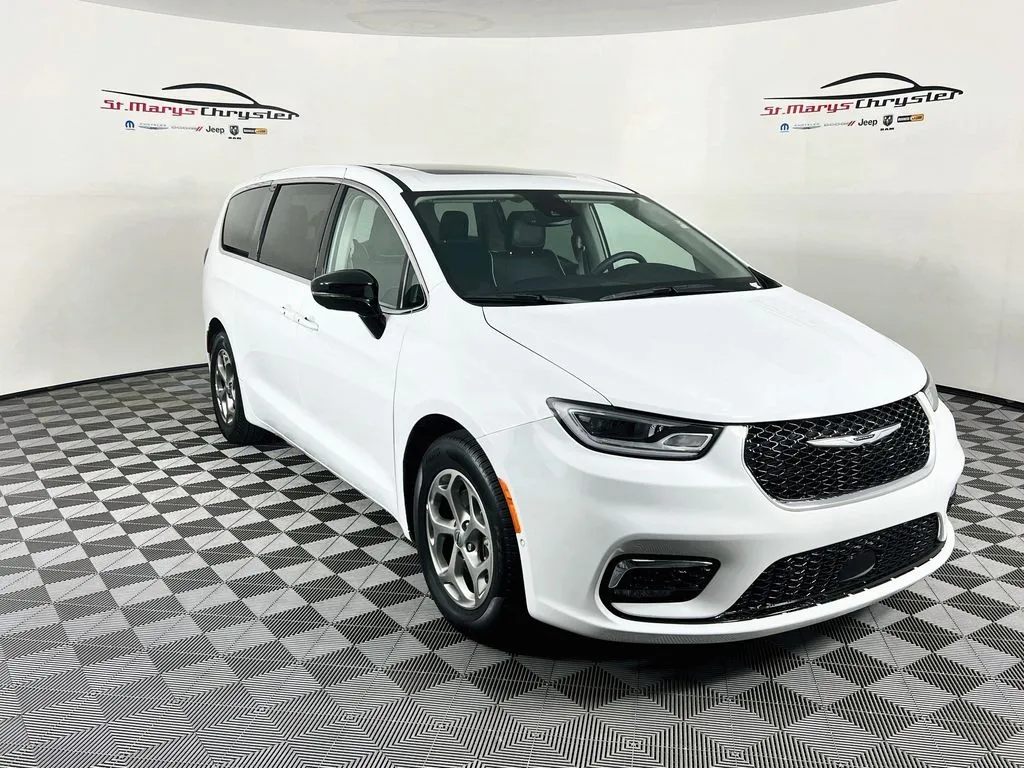 White 2024 Chrysler Pacifica Limited for sale in Saint Marys, OH