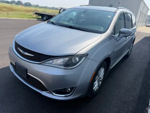 More photos of 2019 Chrysler Pacifica Touring L at St. Marys Chrysler Dodge Jeep, OH
