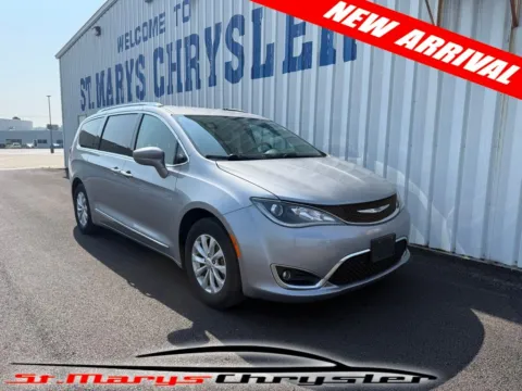 Silver 2019 Chrysler Pacifica Touring L for sale in Saint Marys, OH