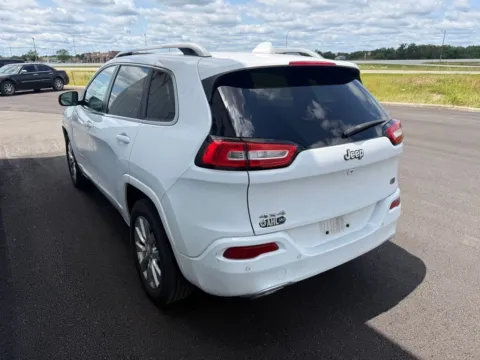 More photos of 2018 Jeep Cherokee Overland at St. Marys Chrysler Dodge Jeep, OH