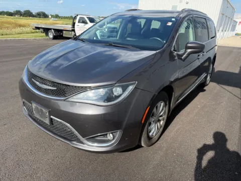 More photos of 2018 Chrysler Pacifica Touring L at St. Marys Chrysler Dodge Jeep, OH