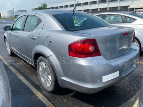 More photos of 2013 Dodge Avenger SE at St. Marys Chrysler Dodge Jeep, OH