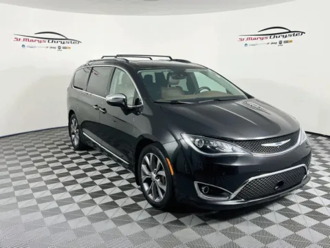 Black 2019 Chrysler Pacifica Limited for sale in Saint Marys, OH