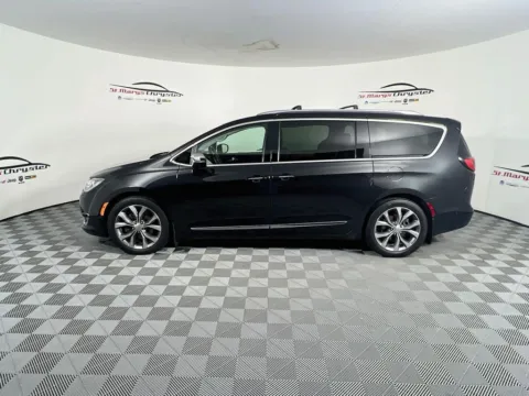 More photos of 2019 Chrysler Pacifica Limited at St. Marys Chrysler Dodge Jeep, OH