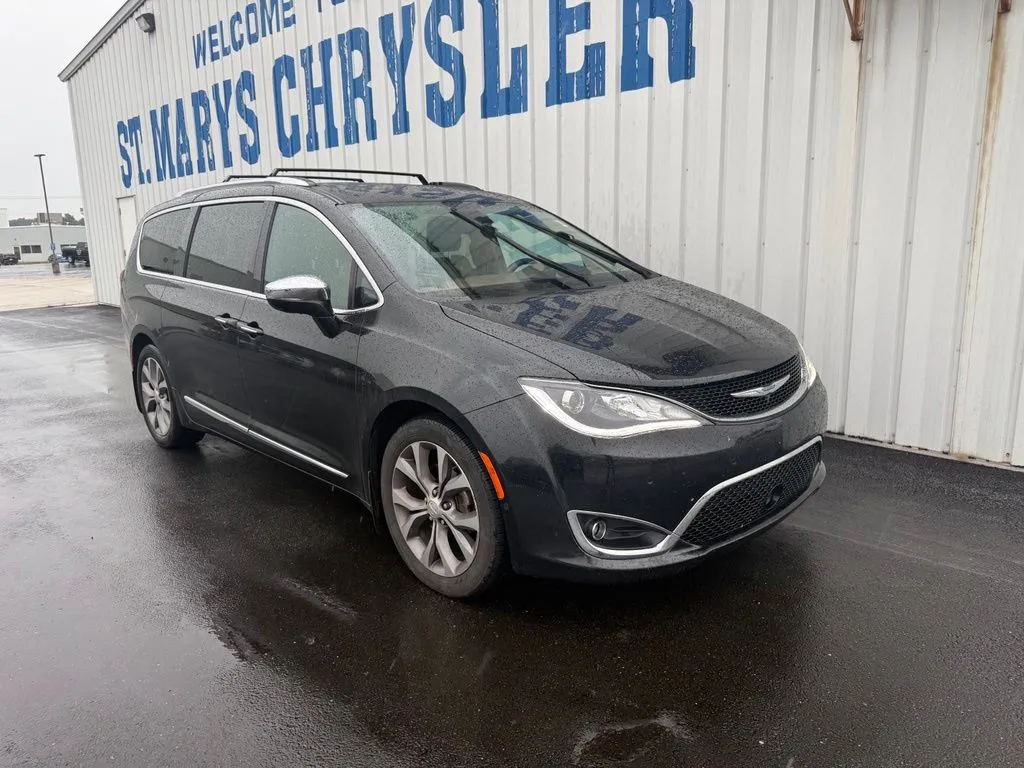 Black 2019 Chrysler Pacifica Limited for sale in Saint Marys, OH