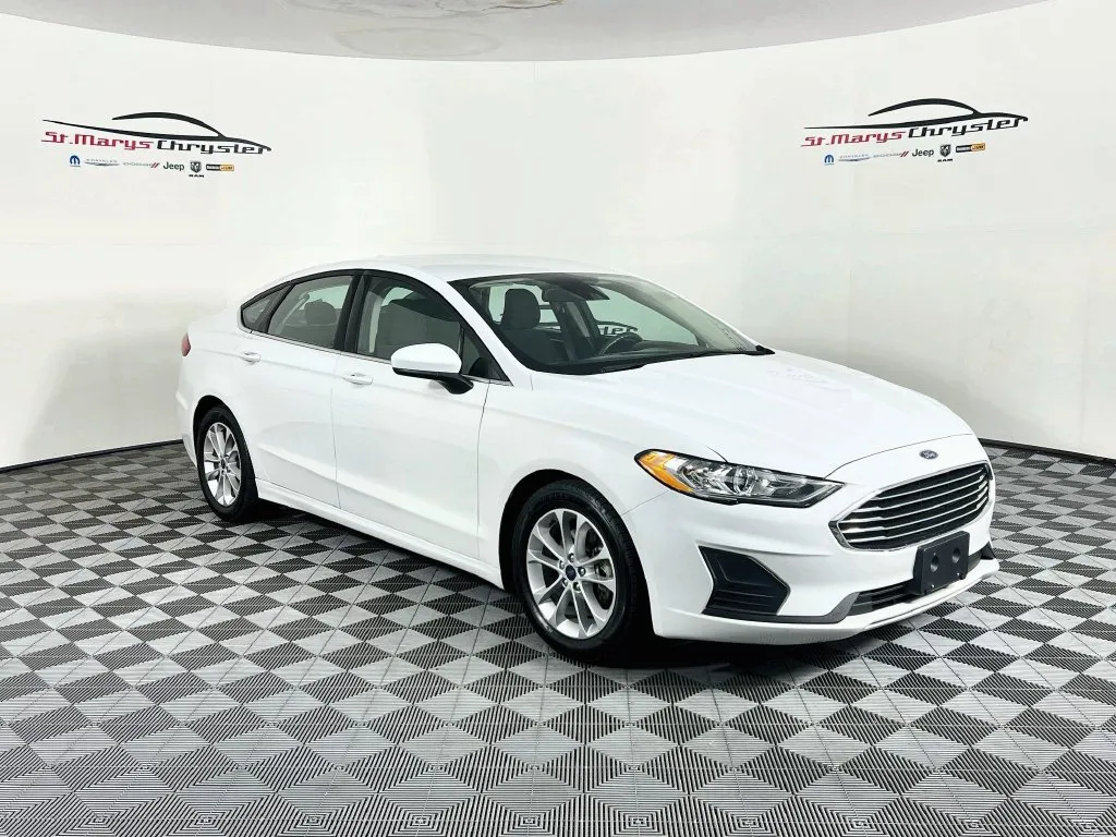White 2019 Ford Fusion SE for sale in Saint Marys, OH