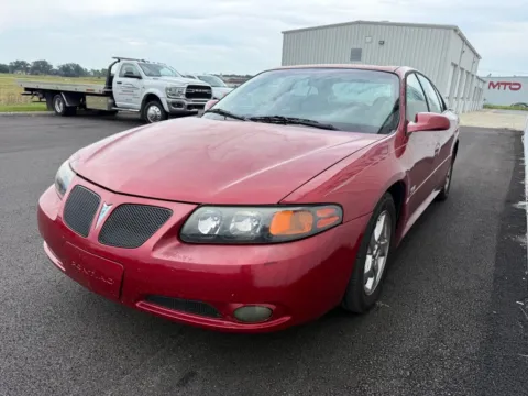 More photos of 2005 Pontiac Bonneville SLE at St. Marys Chrysler Dodge Jeep, OH