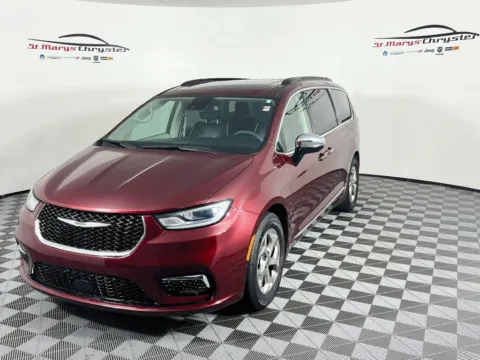 More photos of 2023 Chrysler Pacifica Limited at St. Marys Chrysler Dodge Jeep, OH