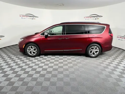 More photos of 2023 Chrysler Pacifica Limited at St. Marys Chrysler Dodge Jeep, OH