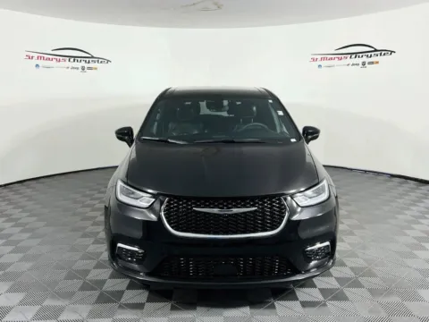 Another view of 2026 Chrysler Pacifica Select for sale in Saint Marys, OH at St. Marys Chrysler Dodge Jeep