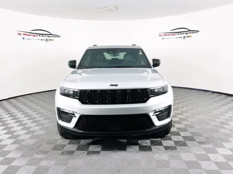 Another view of 2024 Jeep Grand Cherokee Limited for sale in Saint Marys, OH at St. Marys Chrysler Dodge Jeep