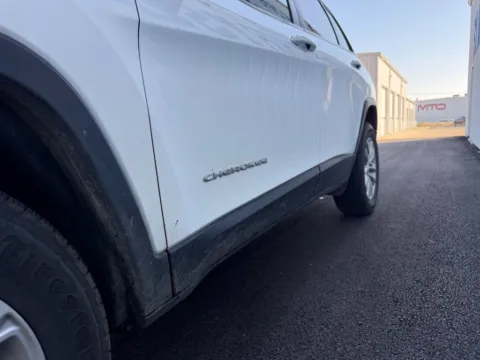 More photos of 2020 Jeep Cherokee Latitude at St. Marys Chrysler Dodge Jeep, OH