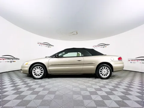 More photos of 2002 Chrysler Sebring LXi at St. Marys Chrysler Dodge Jeep, OH