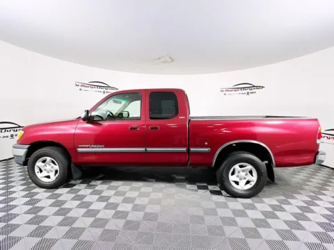 More photos of 2002 Toyota Tundra SR5 at St. Marys Chrysler Dodge Jeep, OH