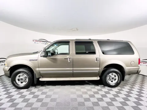 More photos of 2005 Ford Excursion Limited at St. Marys Chrysler Dodge Jeep, OH
