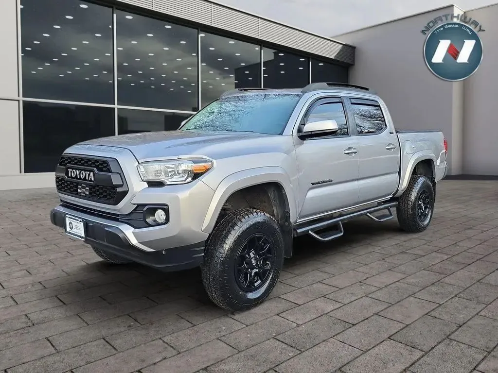 2020 Toyota Tacoma SR5's photo