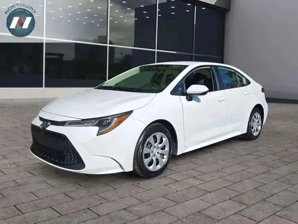 2022 Toyota Corolla LE's photo