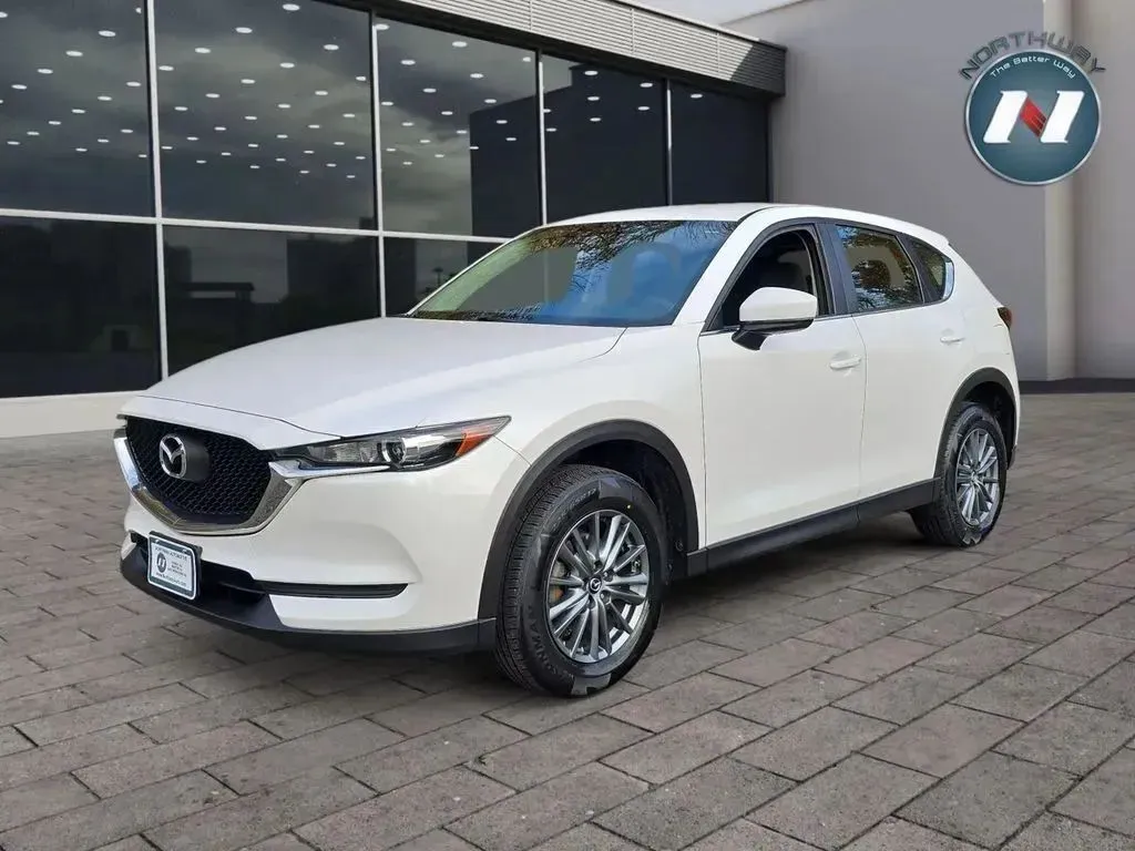 2017 Mazda CX-5 Sport's photo