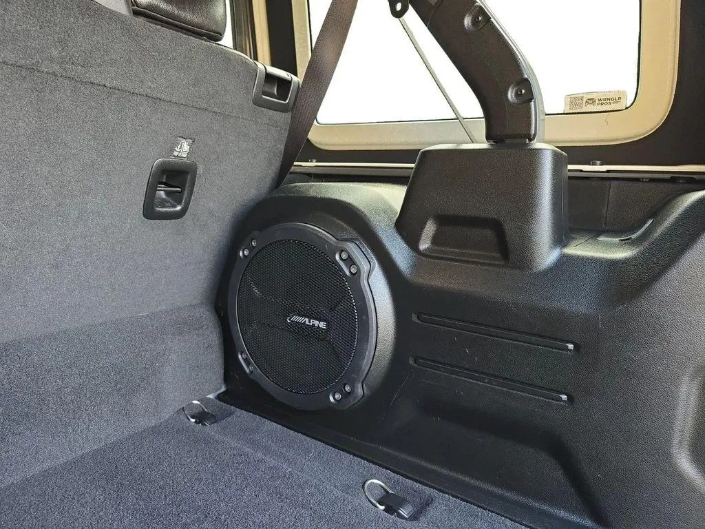 2022 Jeep Wrangler Unlimited Rubicon 4XE - Photo 16