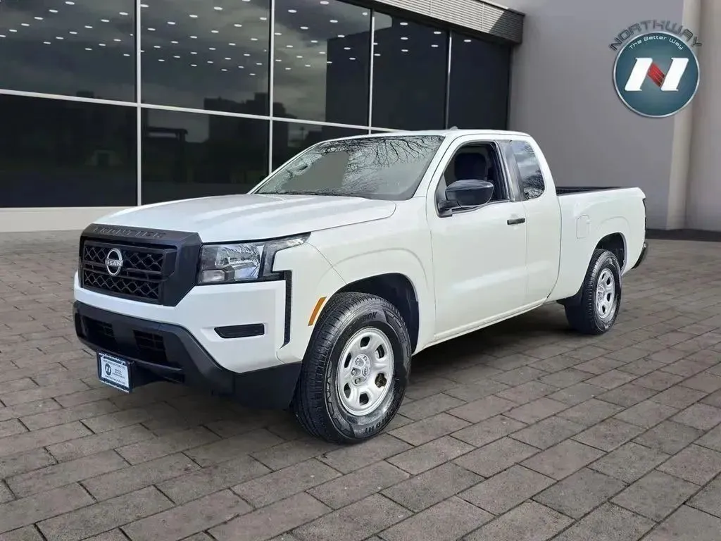 2024 Nissan Frontier S's photo