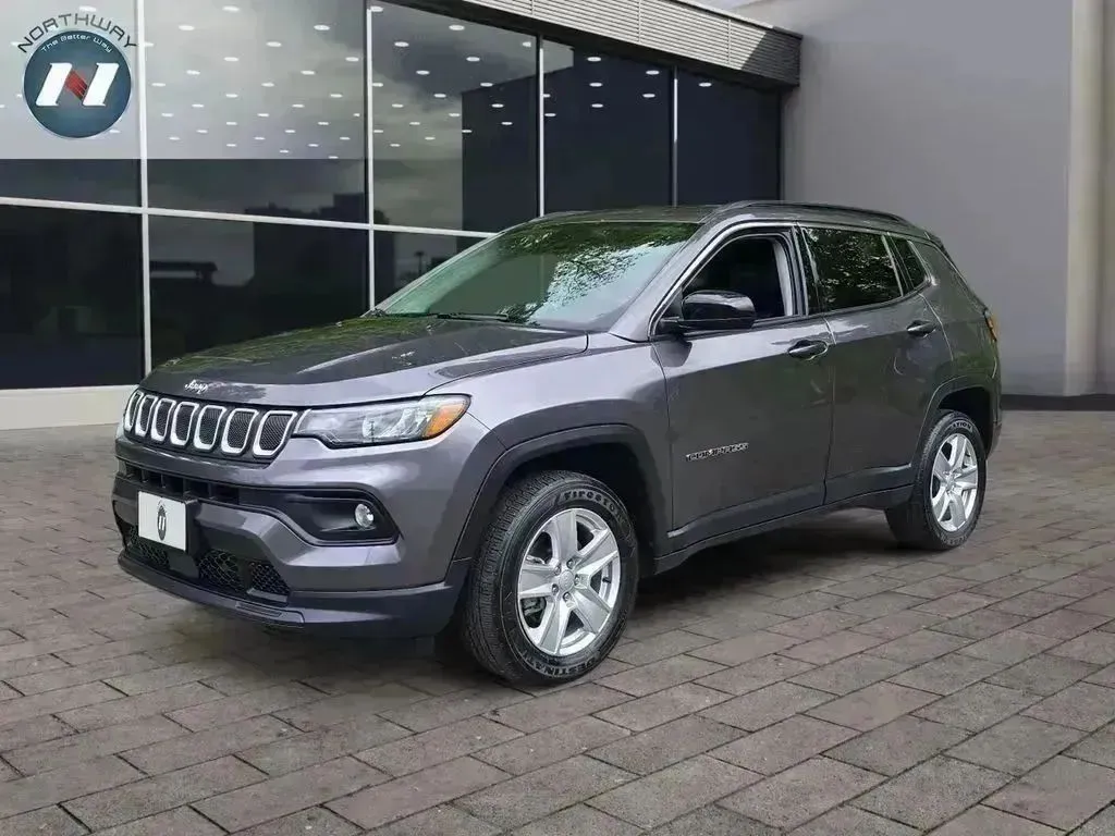 2022 Jeep Compass Latitude's photo