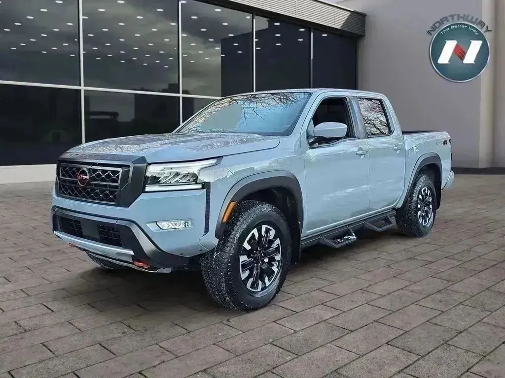 2024 Nissan Frontier PRO-4X's photo