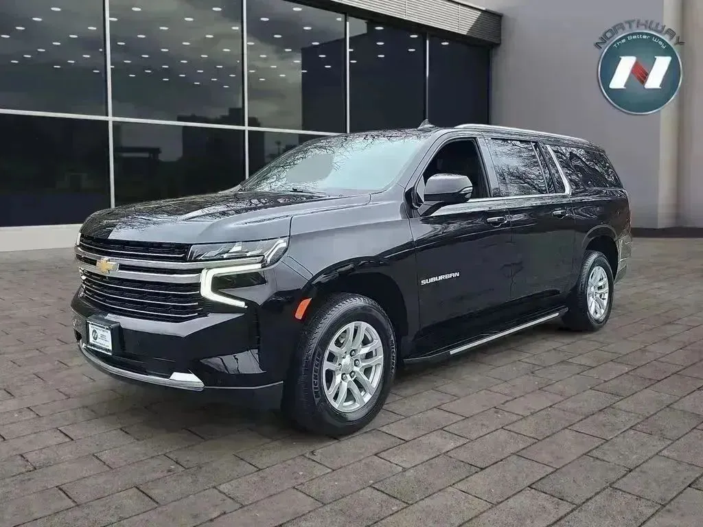 2022 Chevrolet Suburban LT's photo