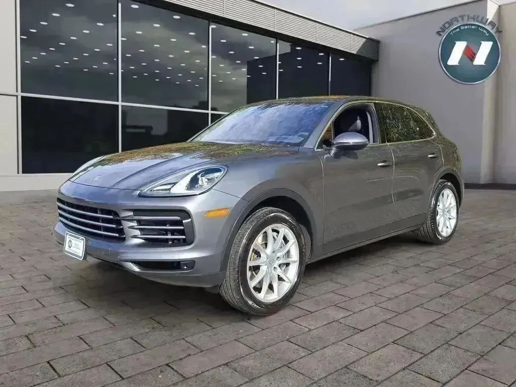 2022 Porsche Cayenne Platinum Edition's photo