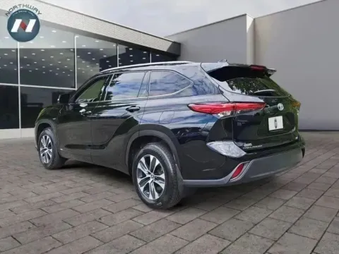 Another view of 2022 Toyota Highlander Hybrid Hybrid XLE for sale in Lake Hopatcong, NJ at Northway Automotive of Lake Hopatcong NJ