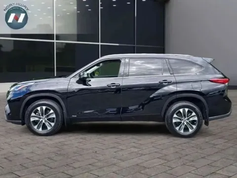 Photos of 2022 Toyota Highlander Hybrid Hybrid XLE for sale in Lake Hopatcong, NJ at Northway Automotive of Lake Hopatcong NJ