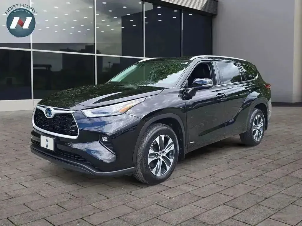 Black 2022 Toyota Highlander Hybrid Hybrid XLE for sale in Lake Hopatcong, NJ