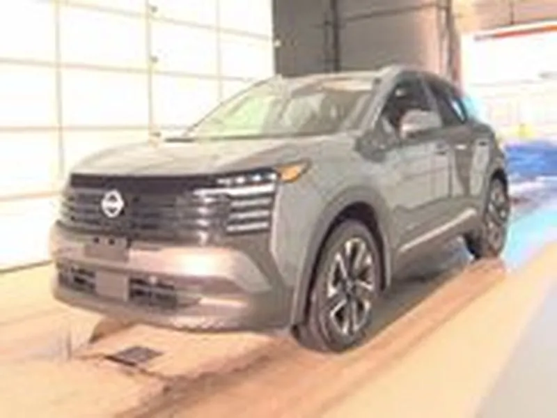 2025 Nissan Kicks SV AWD's photo