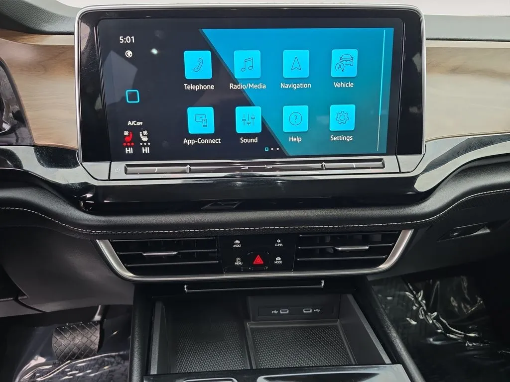 2024 Volkswagen Atlas SE w/Tech - Photo 11
