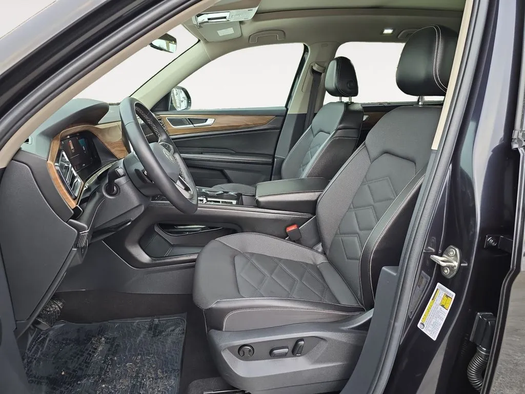 2024 Volkswagen Atlas SE w/Tech - Photo 9