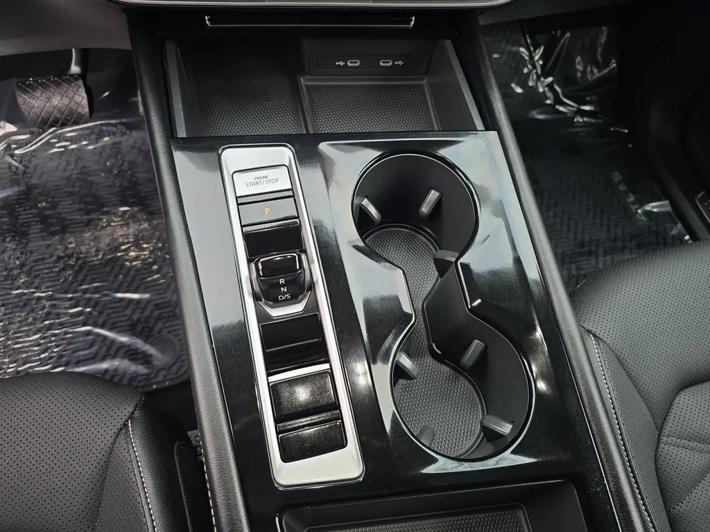 2024 Volkswagen Atlas SE w/Tech - Photo 16