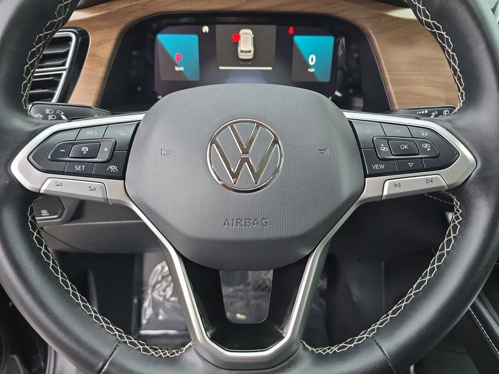 2024 Volkswagen Atlas SE w/Tech - Photo 12