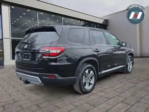 More photos of 2023 Honda Pilot EX-L 8 Passenger at Northway Automotive of Lake Hopatcong NJ, NJ