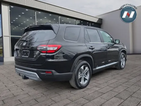 More photos of 2023 Honda Pilot EX-L 8 Passenger at Northway Automotive of Lake Hopatcong NJ, NJ