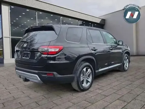 More photos of 2023 Honda Pilot EX-L 8 Passenger at Northway Automotive of Lake Hopatcong NJ, NJ