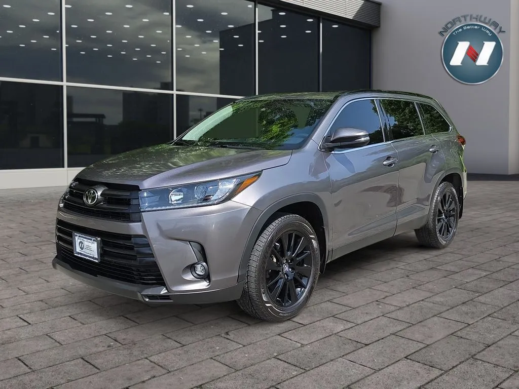 Gray 2019 Toyota Highlander SE for sale in Lake Hopatcong, NJ