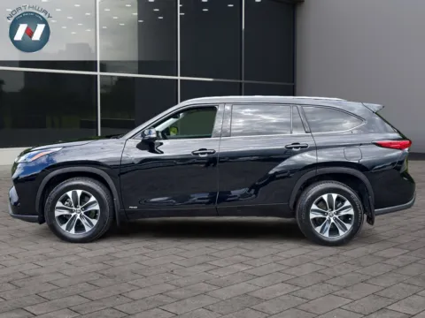 Photos of 2022 Toyota Highlander Hybrid XLE for sale in Lake Hopatcong, NJ at Northway Automotive of Lake Hopatcong NJ