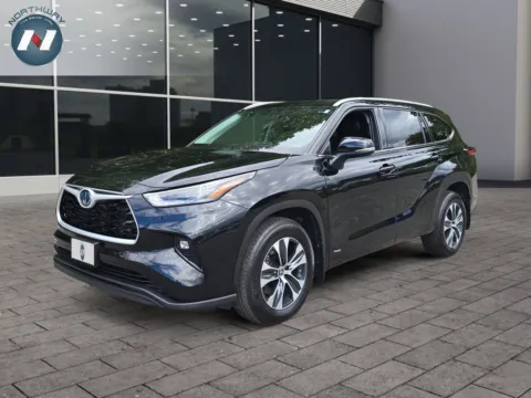 Black 2022 Toyota Highlander Hybrid XLE for sale in Lake Hopatcong, NJ
