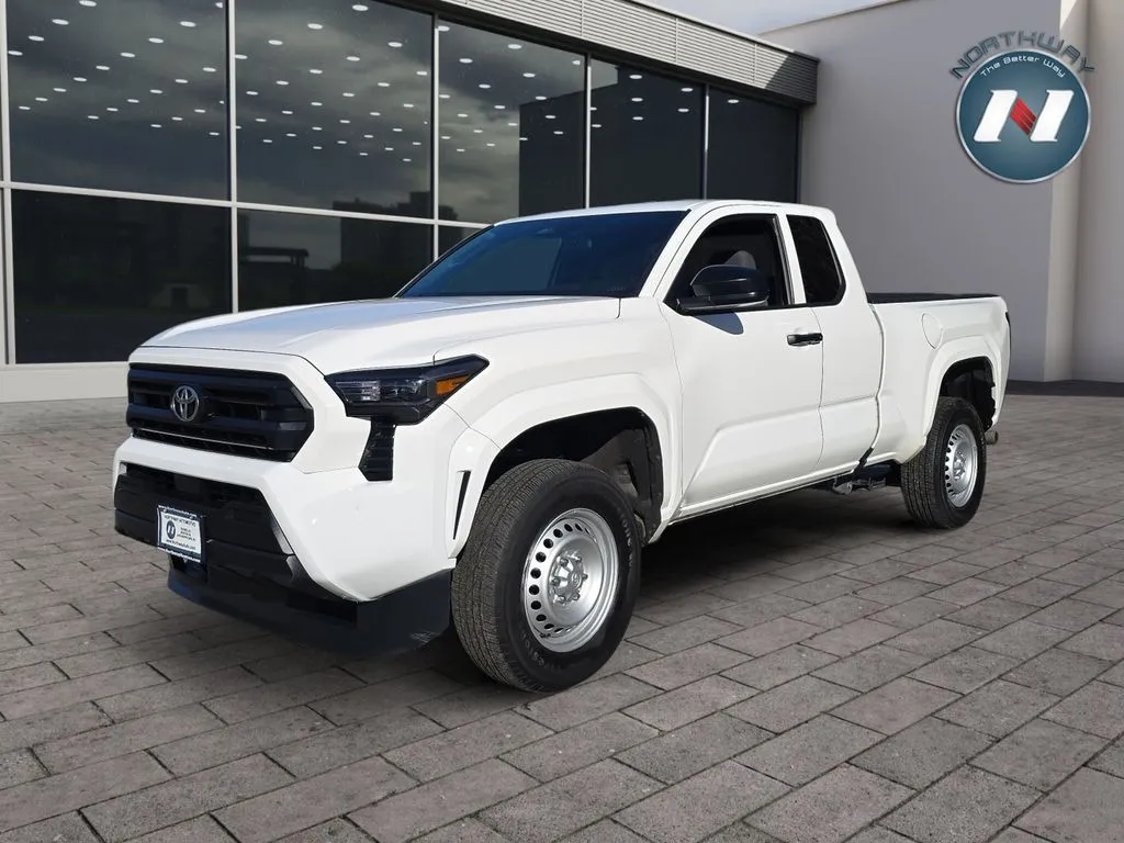 2024 Toyota Tacoma SR's photo
