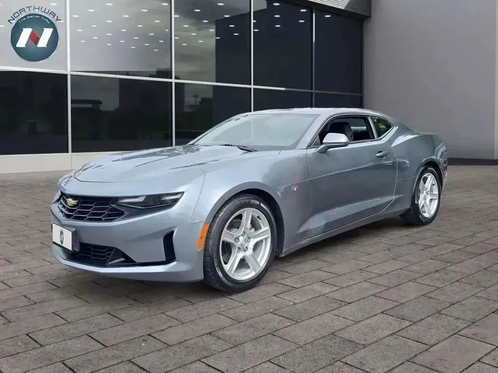 2022 Chevrolet Camaro 1LT's photo