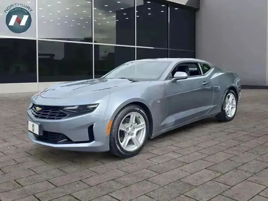 2022 Chevrolet Camaro 1LT's photo